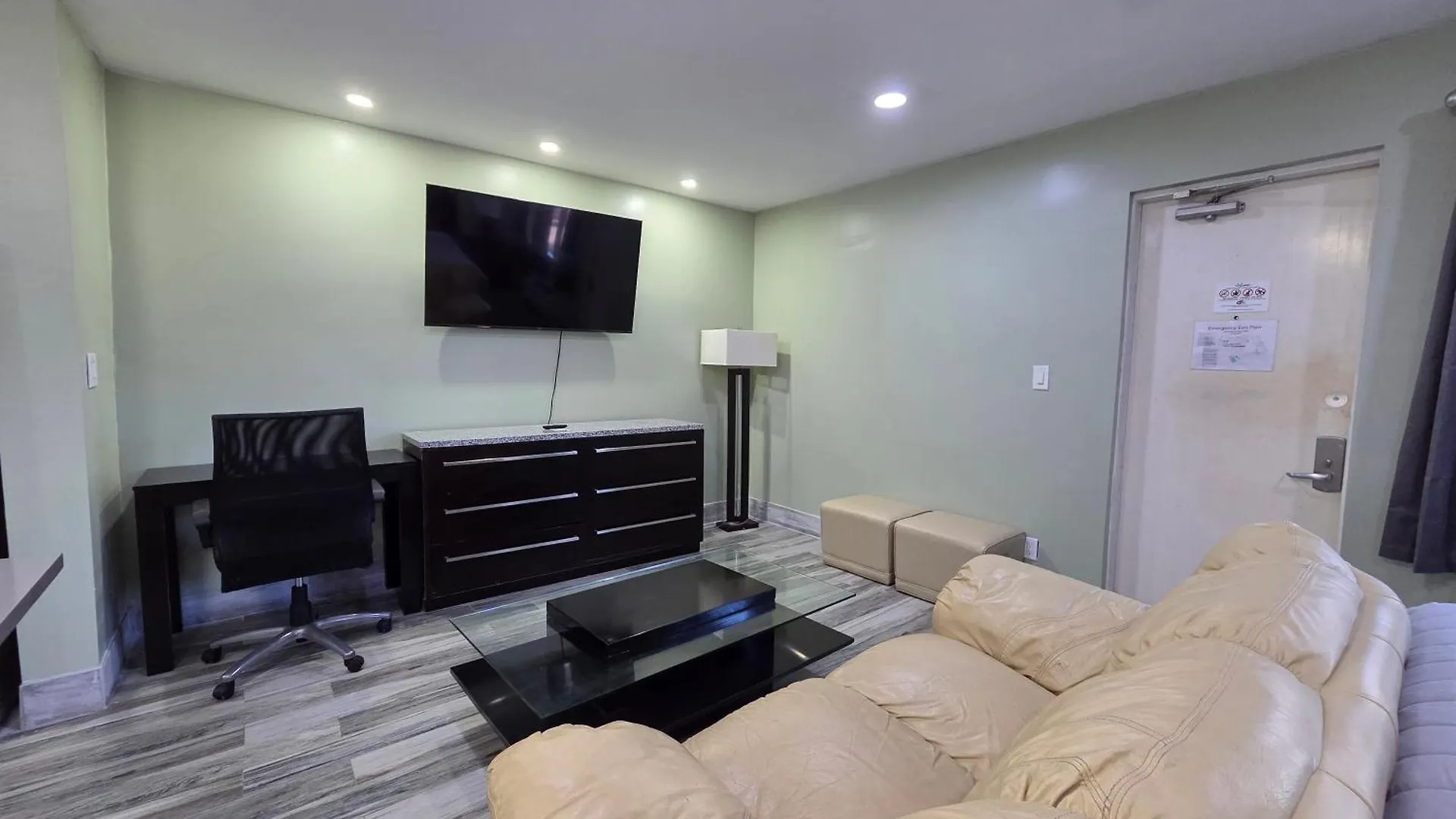 Beach House Inn دايتونا بيتش