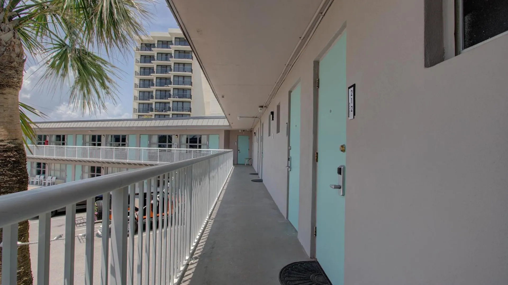 Beach House Inn Daytona Beach 2*,